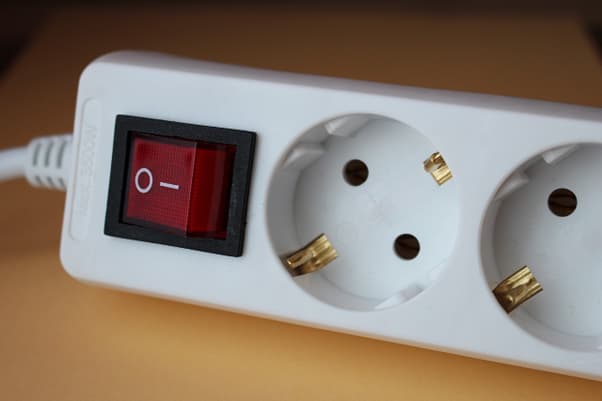 sécurité enfant comment fonctionne un obturateur pour prise électrique